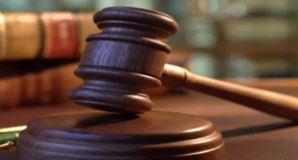 छत्तीसगढ़ हाईकोर्ट: 39 साल पुराने 100 रुपये घूस मामले में पूर्व कर्मचारी बरी, कहा—न्याय देर से मिला पर मिला जरूर