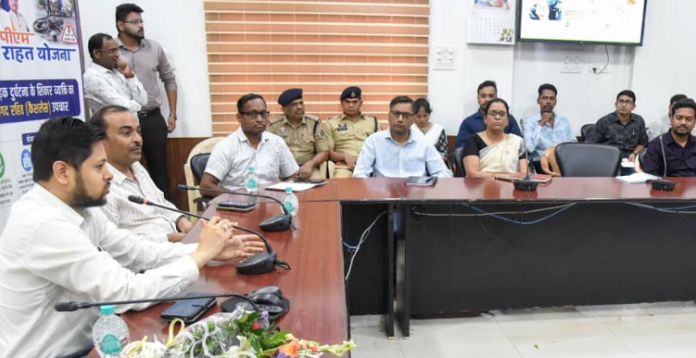 PM Rahat Yojana: सड़क दुर्घटना पीड़ितों को मिलेगा 1.5 लाख रुपये तक कैशलेस इलाज, ई-डार प्रणाली पर संभाग स्तरीय प्रशिक्षण आयोजित