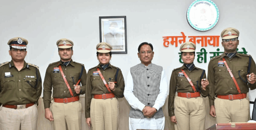 मुख्यमंत्री विष्णु देव साय से प्रशिक्षु आईपीएस अधिकारियों की भेंट, कानून-व्यवस्था पर हुई विस्तृत चर्चा