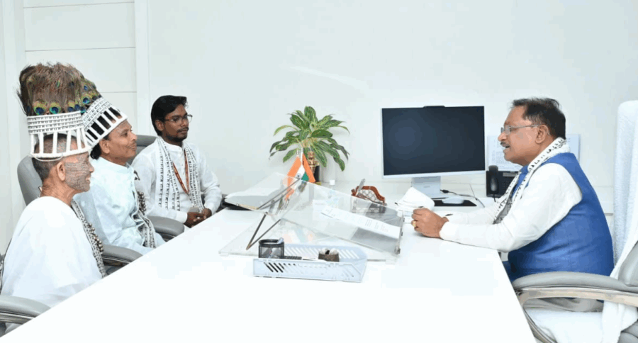 मुख्यमंत्री विष्णु देव साय से अखिल भारतीय रामनामी महासभा के प्रतिनिधियों ने की सौजन्य भेंट, दिया रामनामी मेला में आने का आमंत्रण