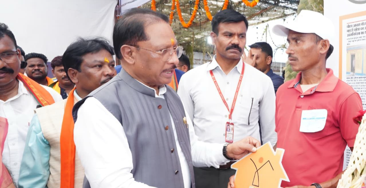 कच्ची झोपड़ी से पक्के सपनों तक, शासकीय योजनाओं ने बदली तक़दीर