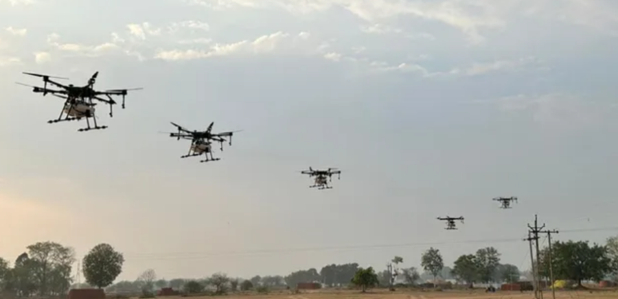 Drone Agriculture Service: धमतरी बना देश का पहला जिला, 10 PACS समितियों में शुरू हुई ड्रोन सुविधा