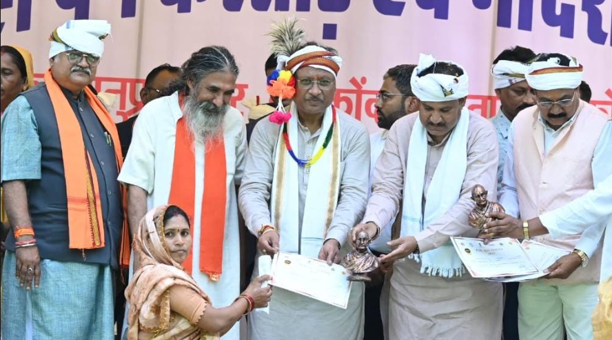 मुख्यमंत्री विष्णुदेव साय ने किया मांदरी महोत्सव का समापन, “एक पेड़ मां के नाम” अभियान में पौधरोपण की अपील