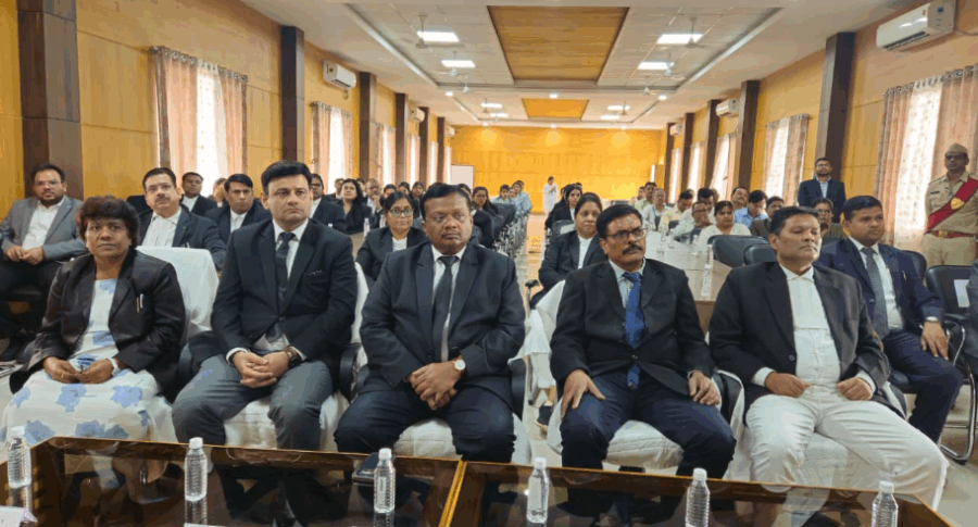 दुर्ग जिला न्यायालय में कार्यशाला: प्रतिभागियों ने लिया ग्रीन दीपावली मनाने का संकल्प