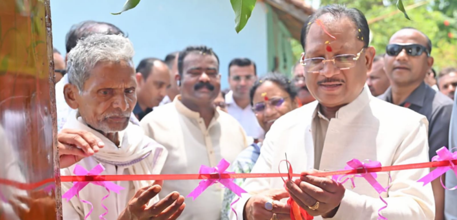 PMAY Solar House: पक्के घर और सौर ऊर्जा ने बदली परिवार की जिंदगी