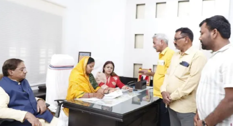 रायपुर में सहयोग केंद्र में मंत्री लक्ष्मी राजवाड़े ने सुनी कार्यकर्ताओं की समस्याएं, कई आवेदनों का तत्काल निराकरण
