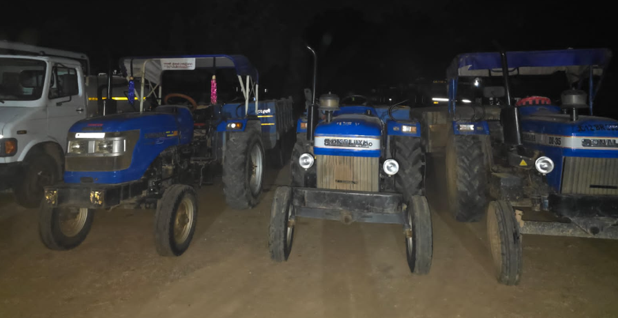 Illegal Mining Action: छत्तीसगढ़ में अवैध खनन के खिलाफ बड़ी कार्रवाई, 3 JCB और 3 ट्रैक्टर जब्त