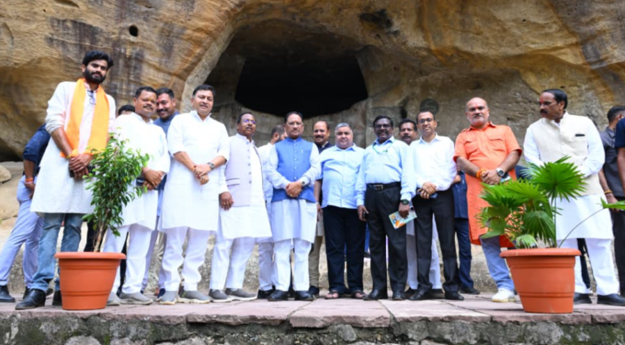 Ramgarh Mahotsav 2026: मुख्यमंत्री विष्णु देव साय ने कहा- हमारी सांस्कृतिक धरोहर आने वाली पीढ़ियों के लिए अमूल्य विरासत