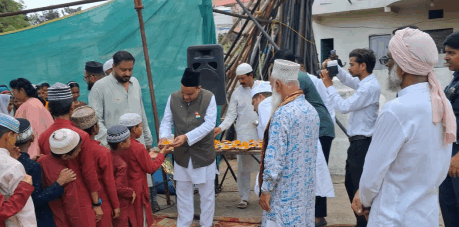 रायपुर में मस्जिदों, दरगाहों और मदरसों में लहराया तिरंगा, गूंजे ‘भारत माता की जय’ के नारे