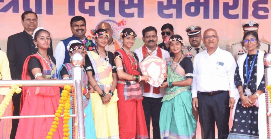 दुर्ग में 79वां स्वतंत्रता दिवस: स्वतंत्रता संग्राम सेनानियों व शहीदों के परिजनों का हुआ सम्मान