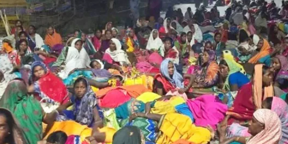 छत्तीसगढ़ के रायगढ़ में आदिवासी जनआंदोलन: आदानी कोल प्रोजेक्ट के खिलाफ 24 घंटे धरना, बोले- नहीं चाहिए ‘जल-जंगल-जमीन’ का विनाश