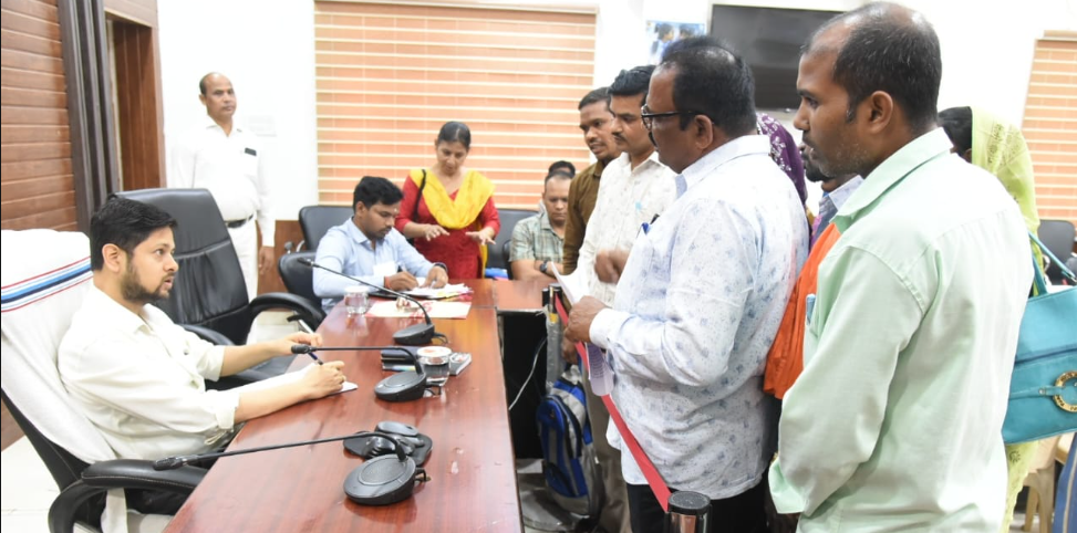 दुर्ग में जनदर्शन कार्यक्रम में सुनी जनता की समस्याएं, ट्रांसफार्मर क्षमता वृद्धि से लेकर मुआवजा और अतिक्रमण तक उठे मुद्दे
