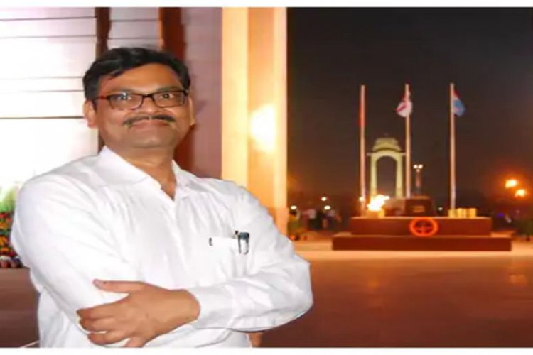 CG : गुरु घासीदास सेंट्रल यूनिवर्सिटी में कुलपति ने 5 साल पूरे होने पर दी थी पार्टी…गाना गाते समय हार्ट&अटैक से हुई मौत…