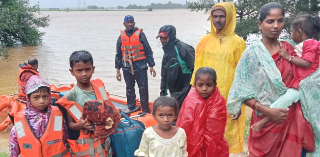 Bastar Flood Alert: भारी बारिश से बिगड़े हालात