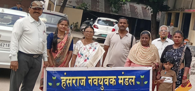 World Students Day: दुर्ग में विद्यार्थियों को बांटे पेन-चॉकलेट, डॉ. कलाम के संघर्ष से किया प्रेरित